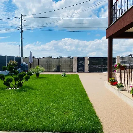 Casa Eva בית הארחה 4*