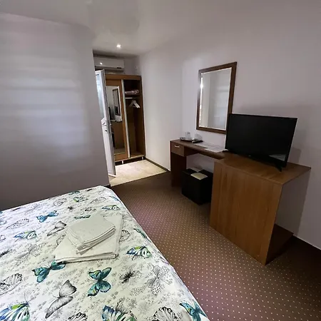 בית הארחה Casa Eva 4*